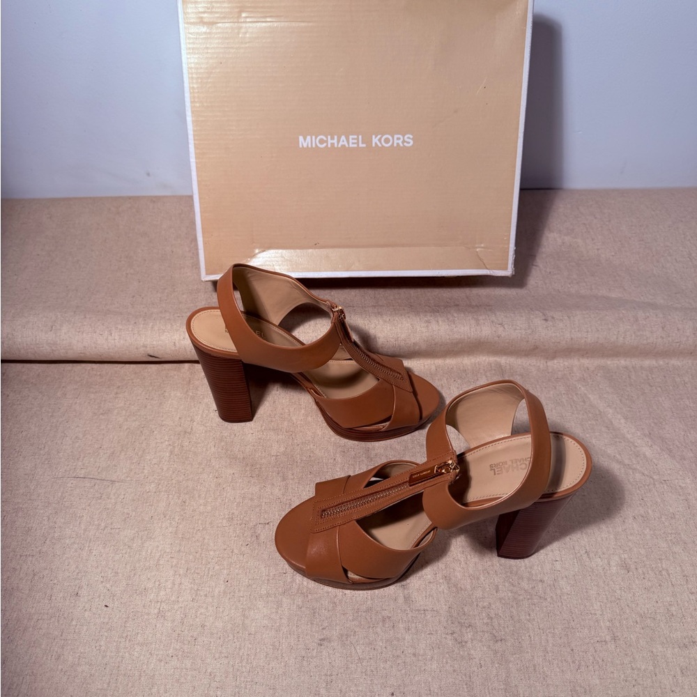 Michael Kors Tan Leather T-Strap Platform Heels Zip Front Size 7M - Picture 3 of 7